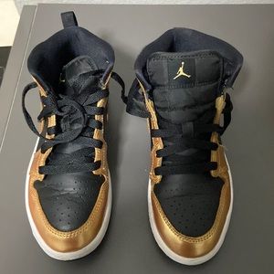 Jordan 1 gold and black